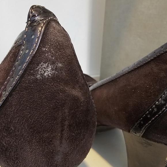 Women's Clarks size 7.5 brown suede and patent heels - Picture 4 of 8